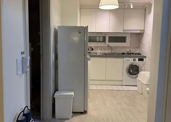Apartment Cozy Private Near Yeongdeungpo-gu Office Station