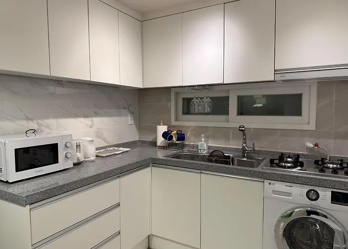 Cozy Private Near Yeongdeungpo-gu Office Station Apartment *