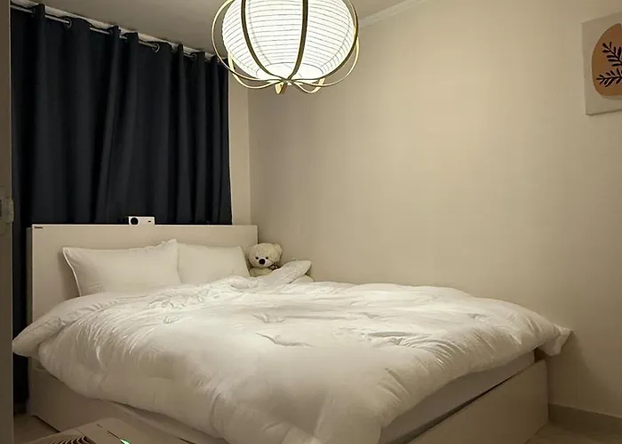 Cozy Private Near Yeongdeungpo-gu Office Station Apartment
