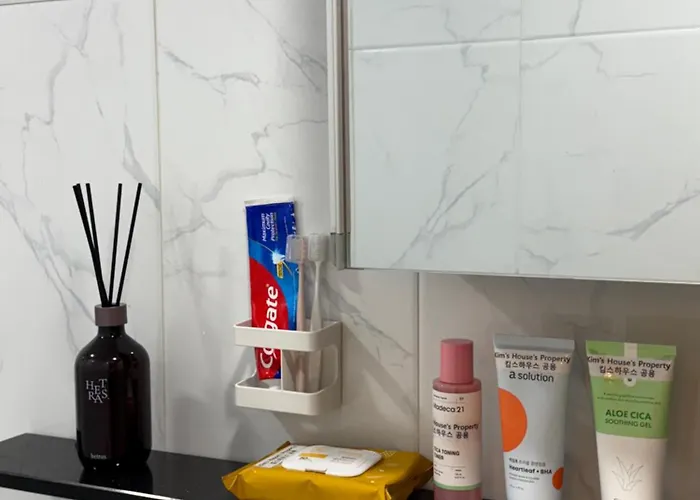 Apartment Cozy Private Near Yeongdeungpo-gu Office Station Seoul